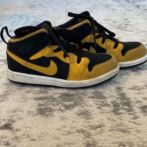 Nike Air Jordan’s toddler 9c